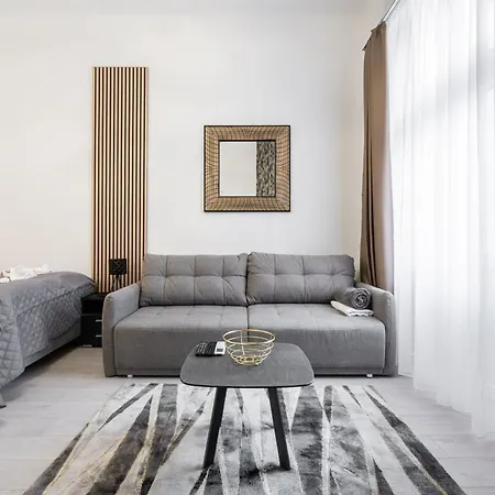 Peak Pointe * Budapest