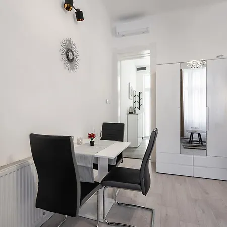 Apartamento Peak Pointe Budapeste